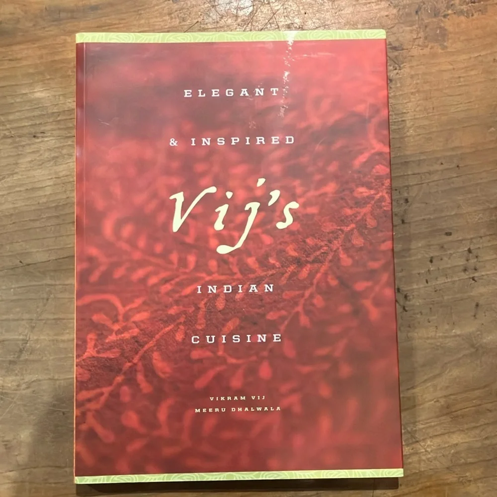 Vij's Indian Cuisine Cookbook : elegant & inspired Indian Cuisine Vikram Vij… - Picture 1 of 16